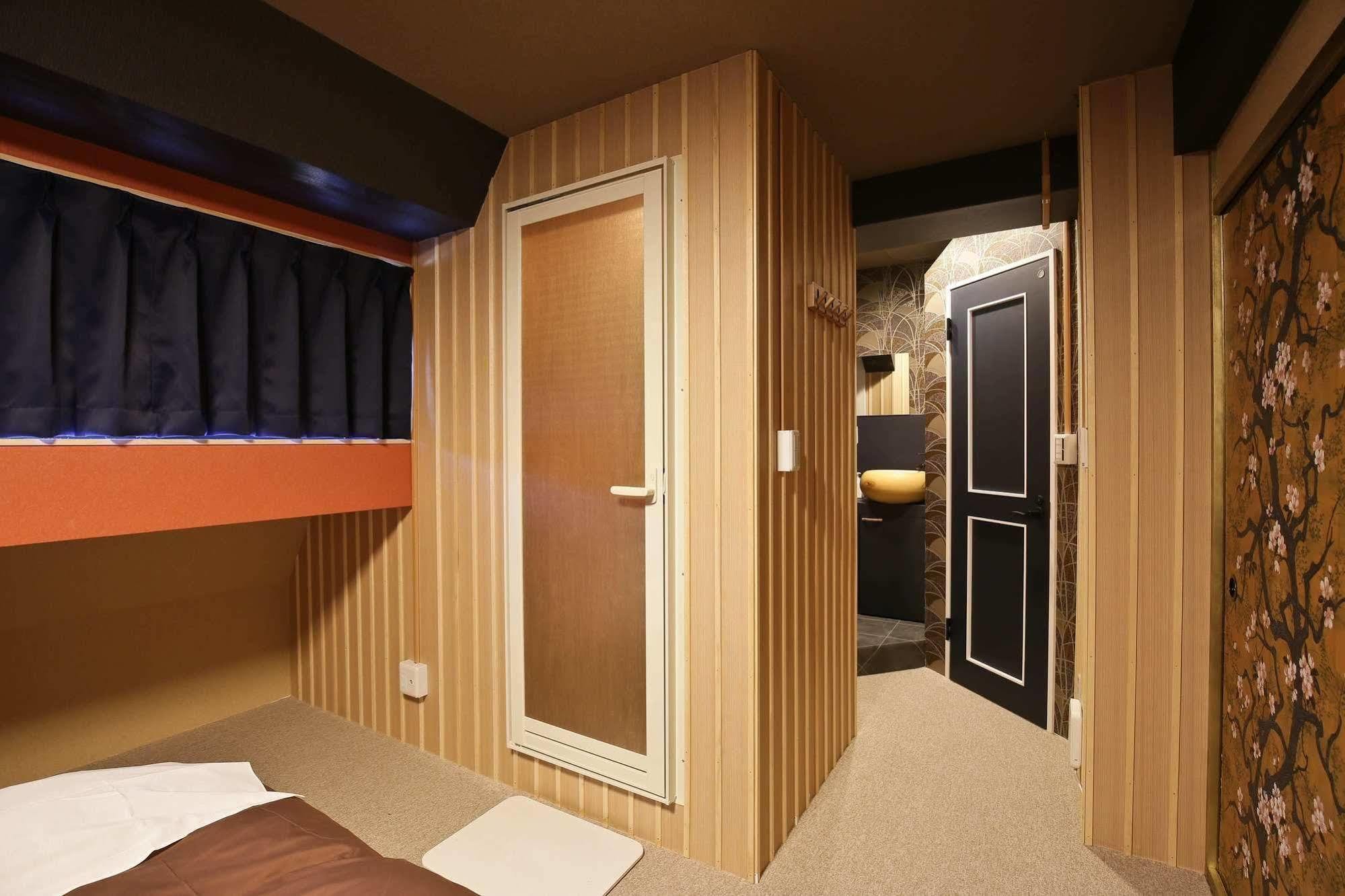 Samurais Hostel Ikebukuro Tokio Buitenkant foto